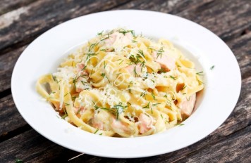 Asperge-zalm pastaschotel