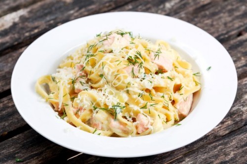 Asperge-zalm pastaschotel